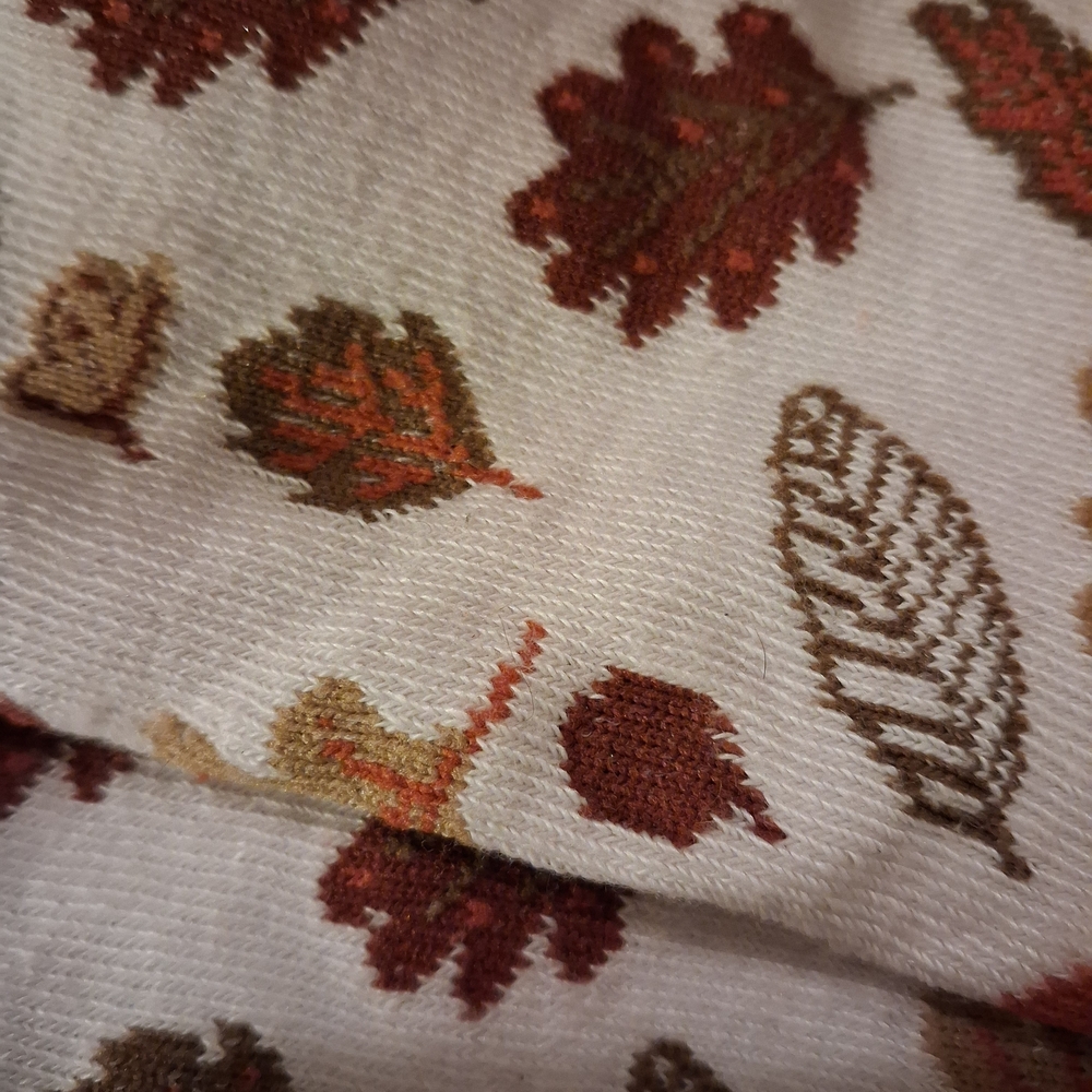 Autumn Leaf Patterned Ladies Socks - Picture 2 of 2